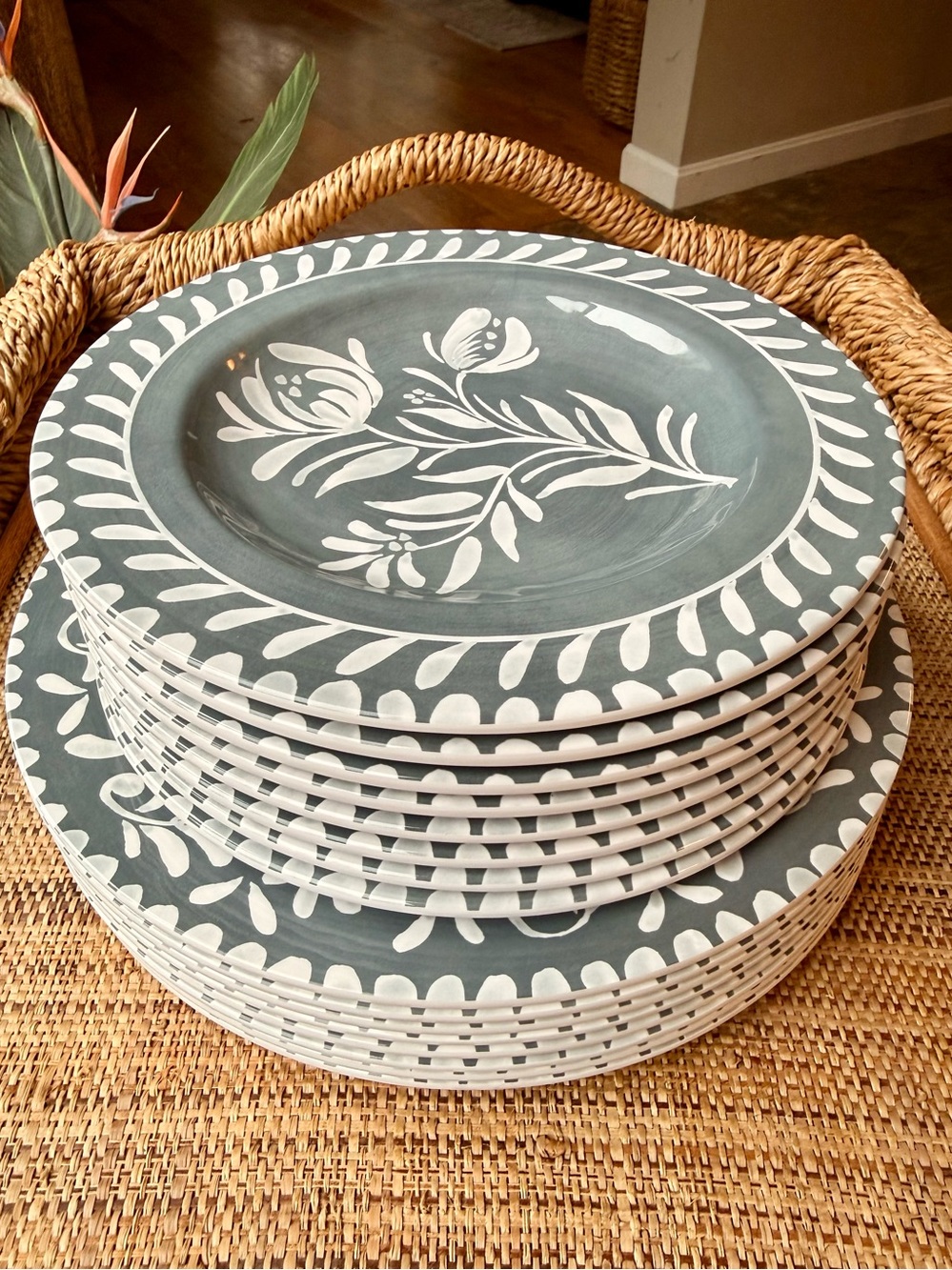 Cynthia Rowley White @ Gray Melamine Plate Outdoor 16 piece Dining Set
